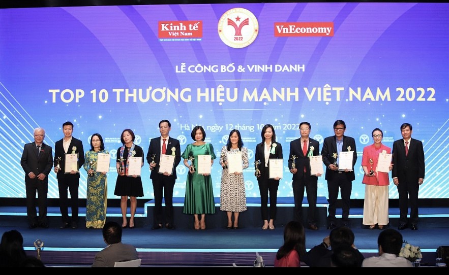 Vietcombank 9 lần liên tiếp có mặt trong Top 10 Thương hiệu mạnh Việt Nam