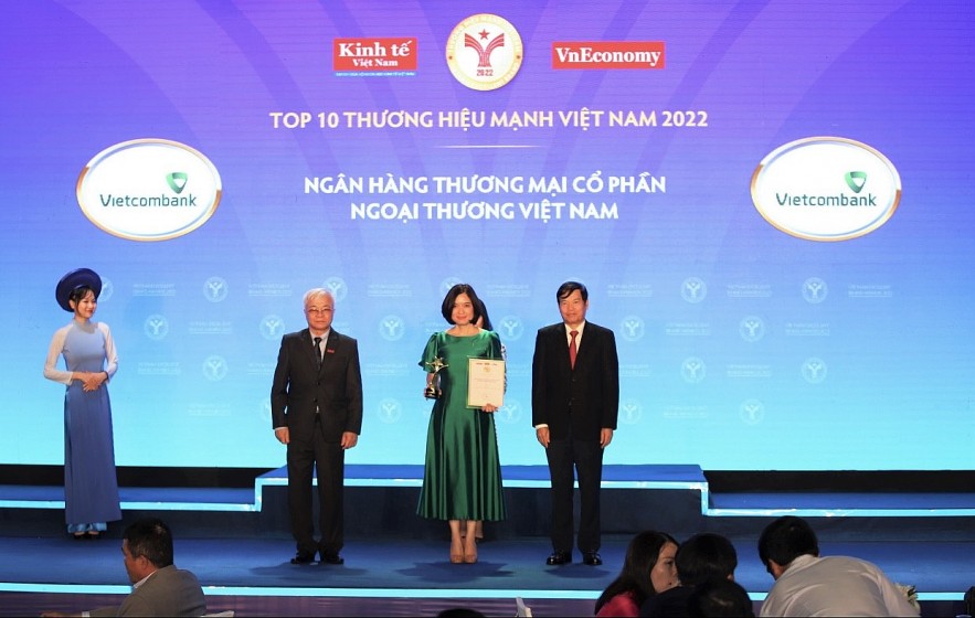 Vietcombank 9 lần liên tiếp có mặt trong Top 10 Thương hiệu mạnh Việt Nam