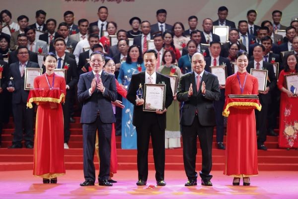 100 nông dân được tôn vinh và trao danh hiệu "Nông dân Việt Nam xuất sắc 2022"