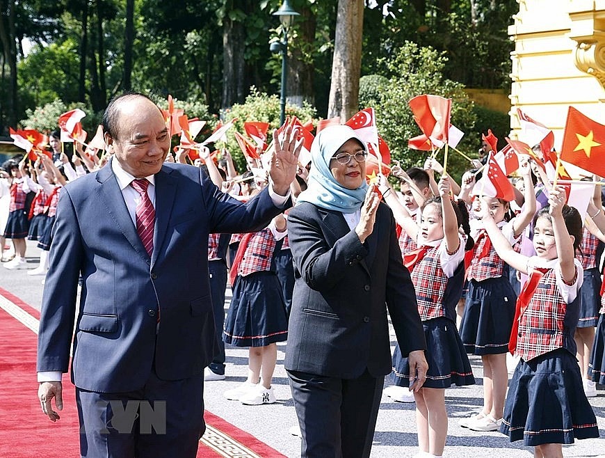 Hình ảnh Chủ tịch nước chủ trì Lễ đón Tổng thống Cộng hòa Singapore