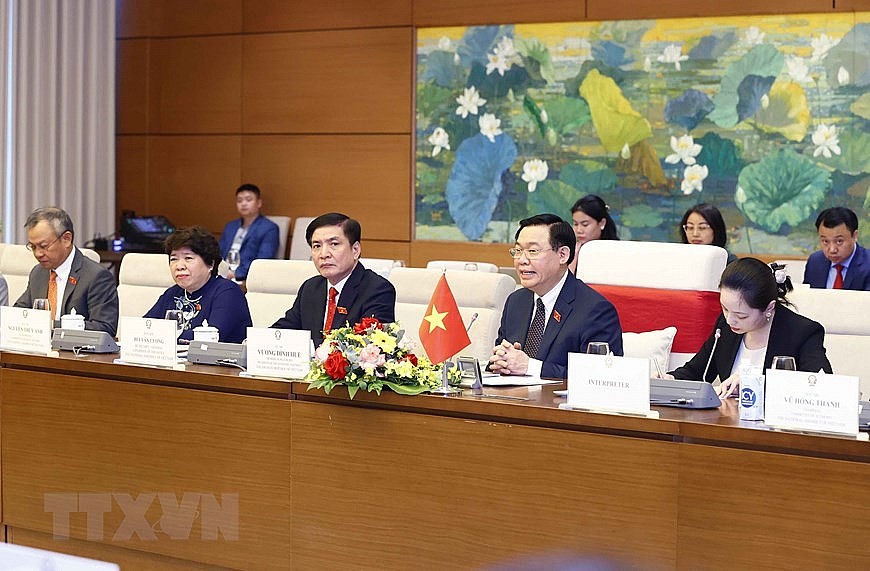 Hình ảnh Chủ tịch Quốc hội hội kiến Tổng thống Cộng hòa Singapore Hình ảnh Chủ tịch Quốc hội hội kiến Tổng thống Cộng hòa Singapore