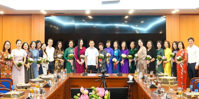 Bộ Tài chính gặp mặt các nữ lãnh đạo nhân dịp kỷ niệm ngày thành lập Hội Liên hiệp Phụ nữ Việt Nam