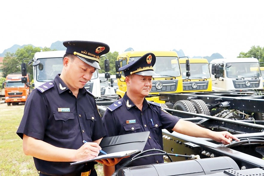 Thu ngân sách của Ngành Hải quan: Sắp cán đích nhưng vẫn nhiều thách thức