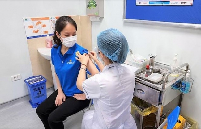 Ngày 27/10: Ghi nhận 484 ca mắc mới COVID-19, giảm gần 400 ca so với hôm qua