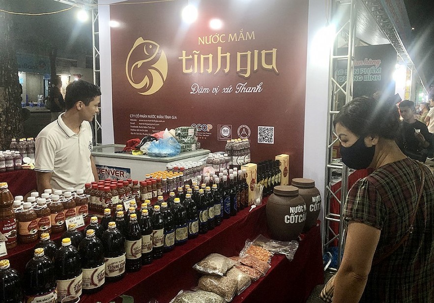 Lễ hội “Tự hào hàng Việt Nam”, “Tinh hoa hàng Việt Nam” trên phố đi bộ Hồ Gươm Lễ hội “Tự hào hàng Việt Nam”, “Tinh hoa hàng Việt Nam” trên phố đi bộ Hồ Gươm