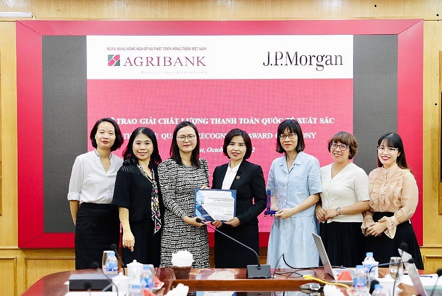 Agribank nhận giải Chất lượng thanh toán xuất sắc do Ngân hàng J.P.Morgan