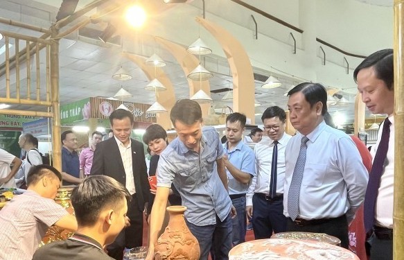 Khai mạc Hội chợ làng nghề và sản phẩm OCOP Việt Nam lần thứ 18