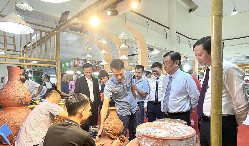 Khai mạc Hội chợ làng nghề và sản phẩm OCOP Việt Nam lần thứ 18