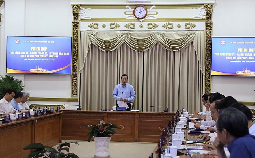 Chủ tịch UBND TP. Hồ Chí Minh Phan Văn Mãi phát biểu tại buổi họp về tình hình kinh tế - xã hội thành phố 10 tháng năm 2022. Ảnh Linh Chi