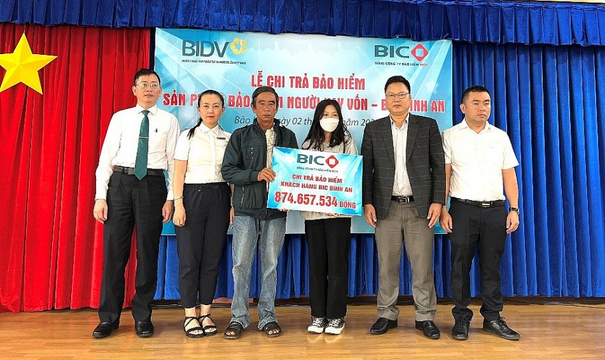 BIC chi trả hơn 870 triệu đồng quyền lợi bảo hiểm người vay vốn cho khách hàng tại Lâm Đồng