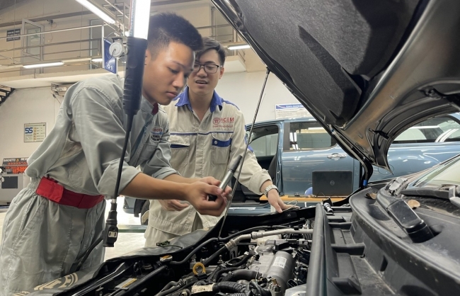 Cơ sở giáo dục nghề nghiệp “căng mình” tuyển sinh cho năm học mới