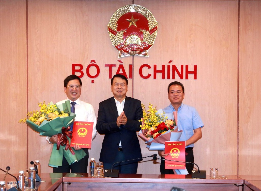 Bộ Tài chính điều động, bổ nhiệm lãnh đạo cấp cục, vụ
