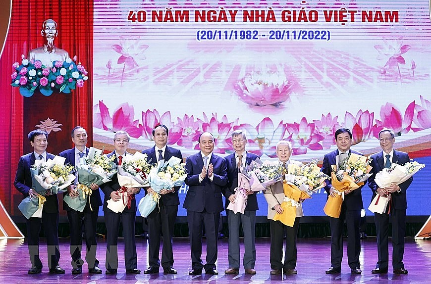 Chủ tịch nước Nguyễn Xuân Phúc dự Lễ kỷ niệm 40 năm Ngày Nhà giáo Việt Nam