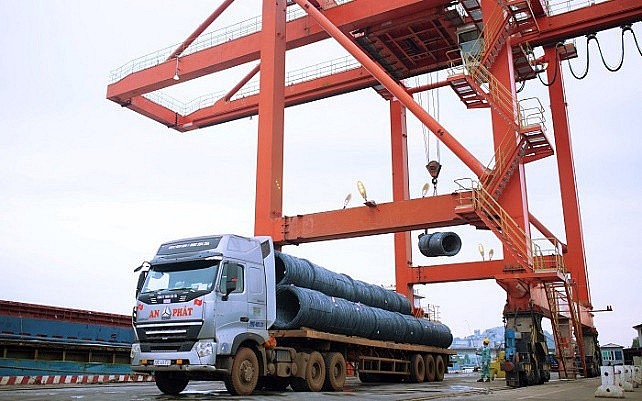 Đề xuất loạt giải pháp khẩn cấp nhằm hỗ trợ doanh nghiệp phục hồi, lấy đà tăng trưởng