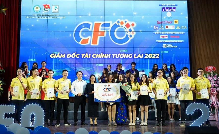 Đội READIES xuất sắc giành quán quân Giám đốc Tài chính tương lai - CFO 2022