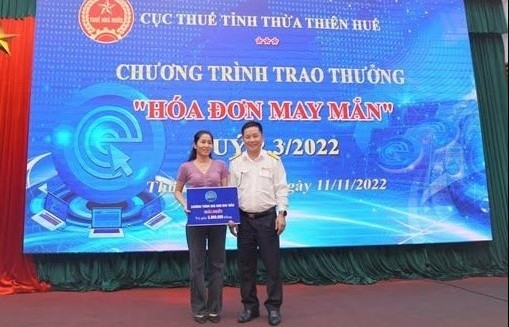 cuc thue thua thien hue trao thuong hoa don may man quy ii va iii2022