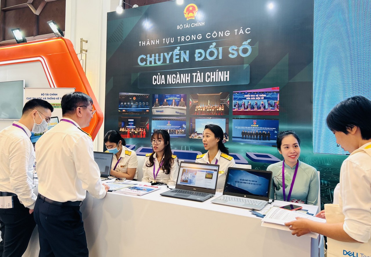 Chùm ảnh Hội thảo - Triển lãm về tài chính số trong quản lý ngân sách mhà nước năm 2022 Chùm ảnh Hội thảo - Triển lãm về tài chính số trong quản lý ngân sách mhà nước năm 2022