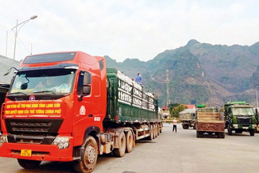 Vận chuyển gạo dự trữ quốc gia hỗ trợ học sinh tỉnh Lạng Sơn học kỳ I năm 2022 - 2023.