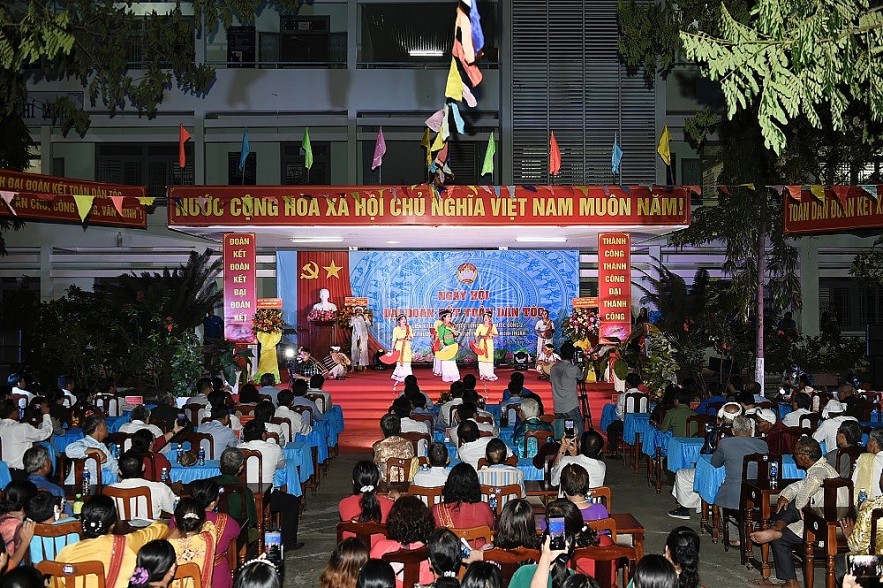 Bộ trưởng Hồ Đức Phớc dự Ngày hội Đại đoàn kết tại tỉnh Ninh Thuận