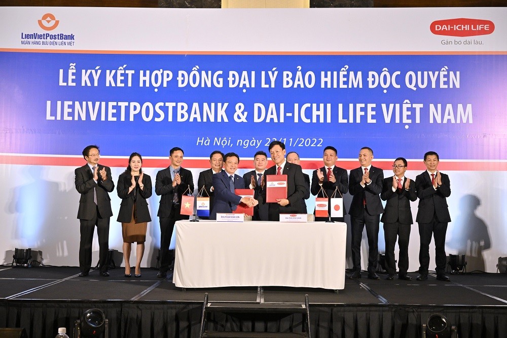 LienVietPostBank và Dai-ichi Life Việt Nam ký hợp đồng độc quyền kinh doanh bảo hiểm liên kết ngân hàng 15 năm