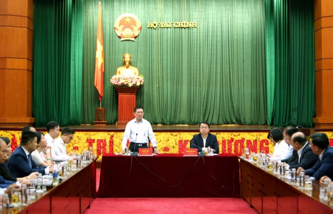 Bộ Tài chính luôn đồng hành cùng doanh nghiệp và bảo vệ quyền lợi hợp pháp của nhà đầu tư