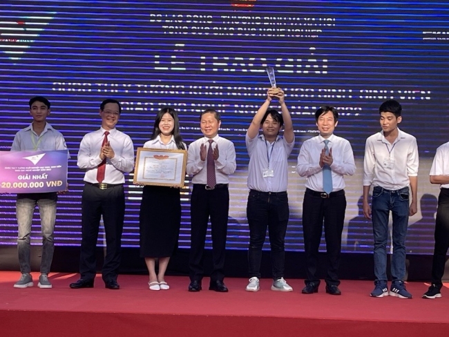 Dự án máy đo huyết áp giành giải nhất cuộc thi Startup Kite 2022