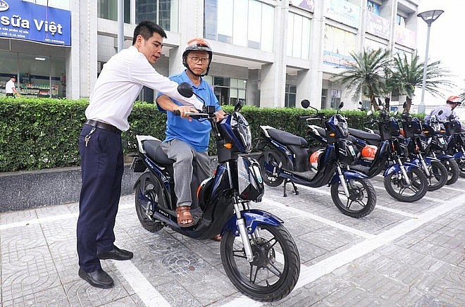 Hà Nội chính thức thí điểm xe điện miễn phí kết nối trung tâm thương mại và buýt BRT