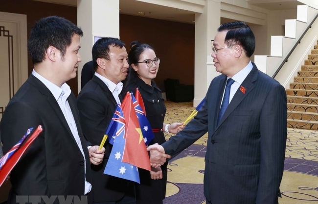 Chủ tịch Quốc hội gặp mặt cộng đồng người Việt tại Australia