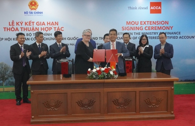 Bộ Tài chính ký kết gia hạn thỏa thuận hợp tác với ACCA