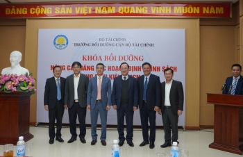 Nâng cao năng lực hoạch định chính sách cho cán bộ ngành Tài chính trong điều kiện cách mạng 4.0