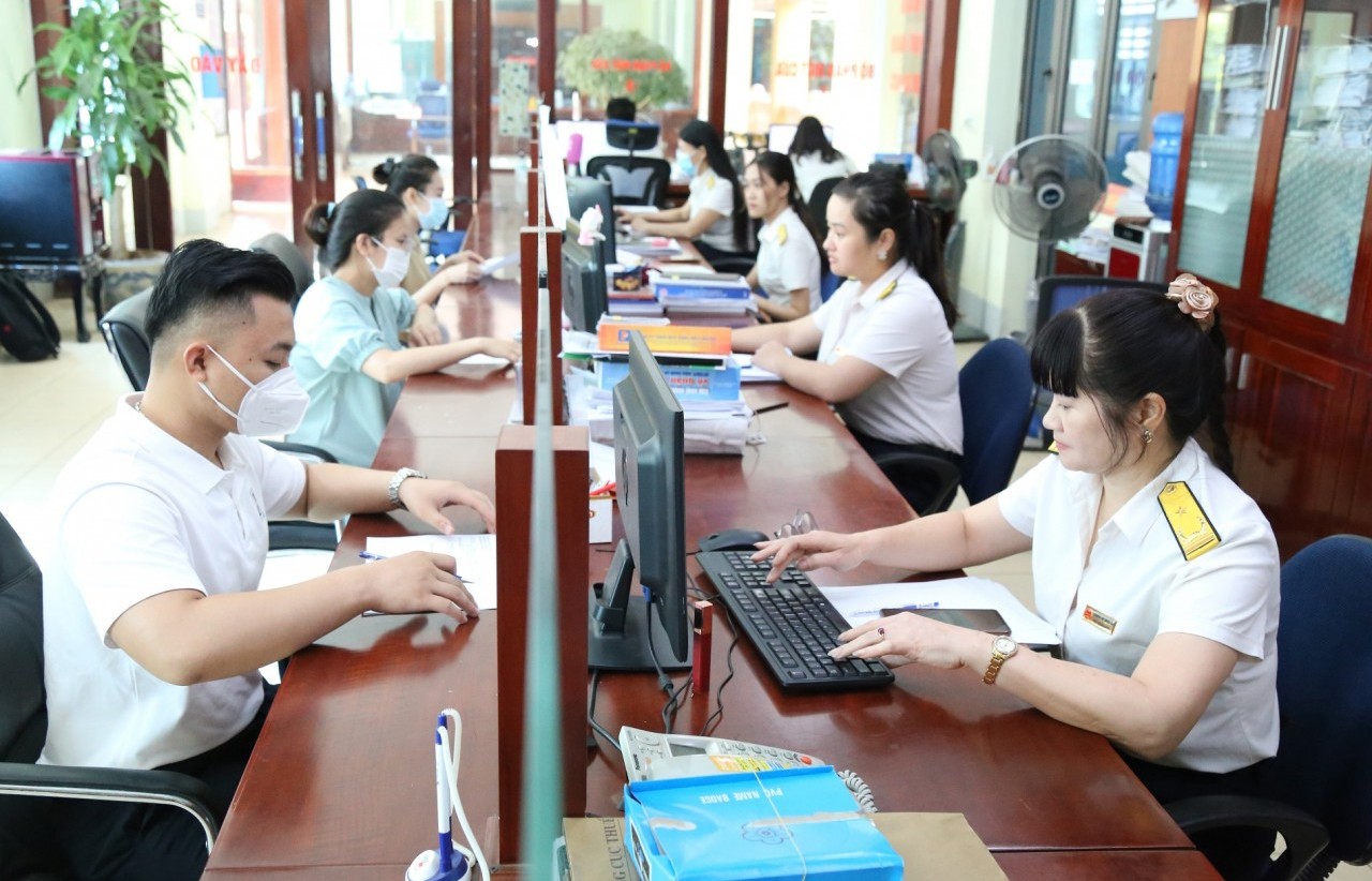 Lào Cai thu nội địa 11 tháng vượt 25% dự toán năm 2022