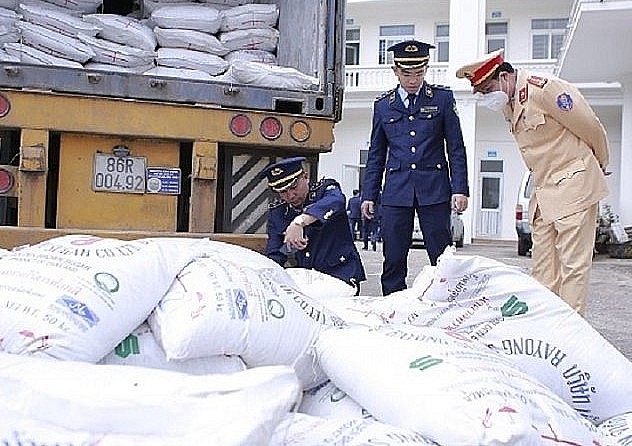 Thanh Hóa: Bắt giữ, xử lý 35 tấn đường nhập lậu
