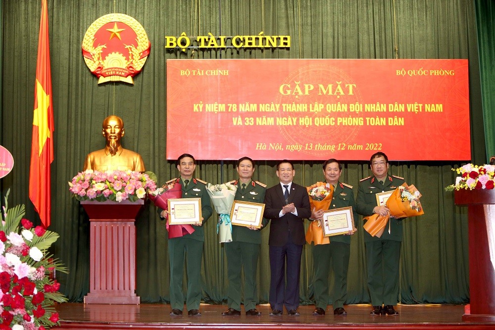 Bộ Tài chính - Bộ Quốc phòng gặp mặt nhân kỷ niệm 78 năm Ngày thành lập Quân đội nhân dân Việt Nam