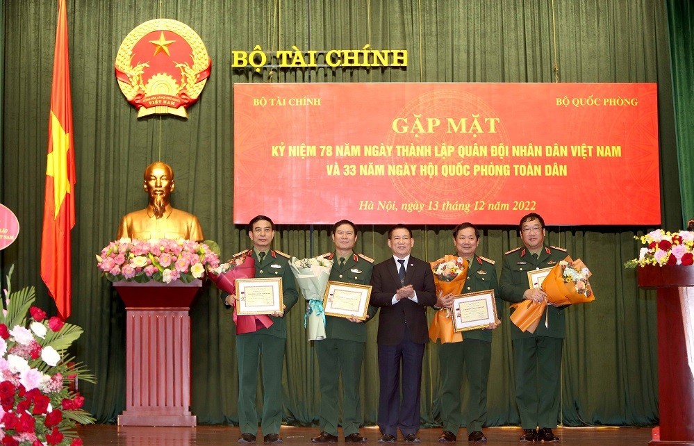 Bộ Tài chính - Bộ Quốc phòng gặp mặt nhân kỷ niệm 78 năm Ngày thành lập Quân đội nhân dân Việt Nam
