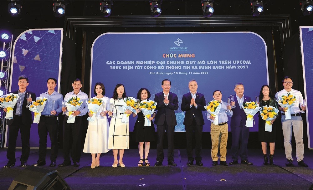 Công bố thông tin và minh bạch: HNX tạo cầu nối giúp doanh nghiệp tiếp cận gần hơn với thông lệ tốt Công bố thông tin và minh bạch: HNX tạo cầu nối giúp doanh nghiệp tiếp cận gần hơn với thông lệ tốt
