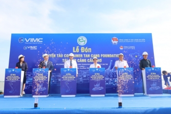 Tàu container trở lại cụm cảng Cần Thơ sau khi kênh Quan Chánh Bố thông luồng