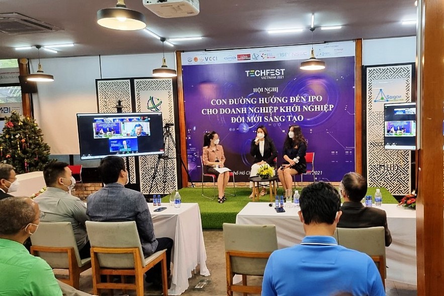 Một buổi chia sẻ kinh nghiệm đổi mới sáng tạo tại TP. Hồ Chí Minh thu hút khá nhiều doanh nghiệp tham gia. Ảnh Đỗ Doãn