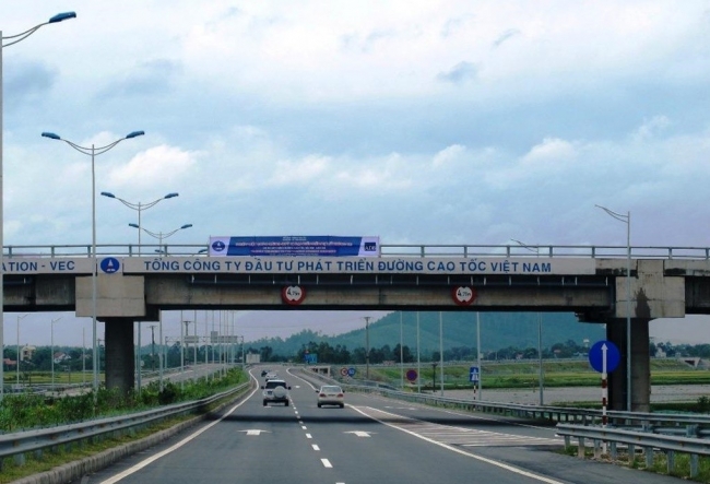 Điều chỉnh mức giá dịch vụ sử dụng các tuyến đường cao tốc do VEC đầu tư, quản lý khai thác