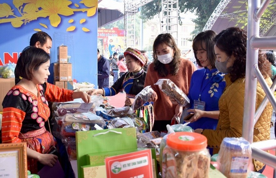 70 gian hàng phục vụ người lao động Thủ đô tại 