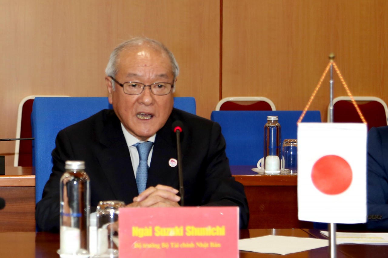Bộ trưởng Hồ Đức Phớc tiếp Bộ trưởng Bộ Tài chính Nhật Bản Suzuki Shunichi