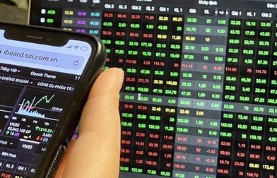 Ủy ban Chứng khoán tiếp tục cảnh báo về hoạt động cung cấp dịch vụ chứng khoán trên mạng