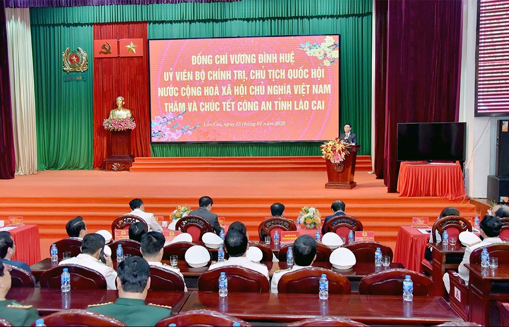 Chủ tịch Quốc hội thăm, làm việc và chúc Tết tại tỉnh Lào Cai