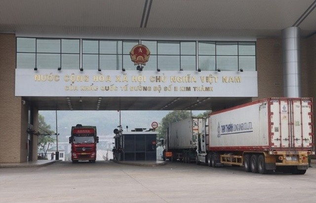 6.000 tấn thanh long xuất khẩu qua Lào Cai trong nửa tháng đầu năm 2023