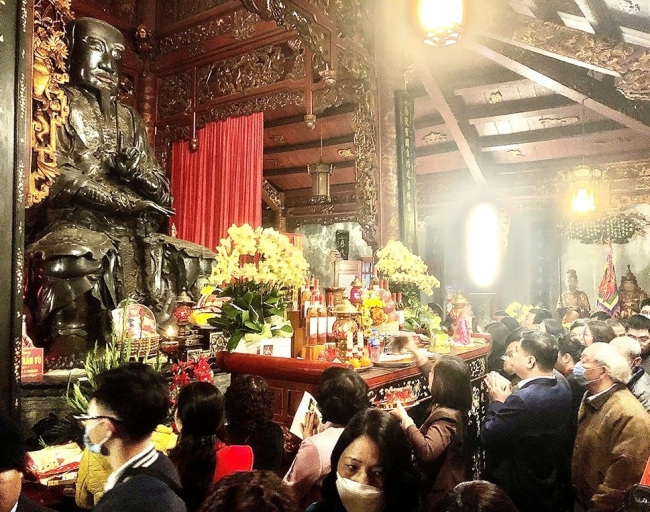 Đón xuân Quý Mão 2023: Cầu bái những ngôi đền linh thiêng bậc nhất chốn Hà Thành