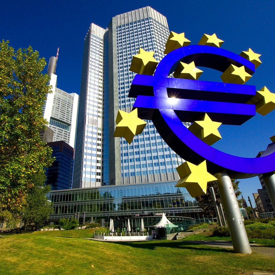 ECB sẵn sàng tăng lãi suất 50 điểm cơ bản trong hai tháng 2 và 3