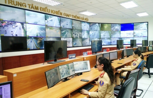 Huy động 100% cảnh sát giao thông ứng trực đón người dân