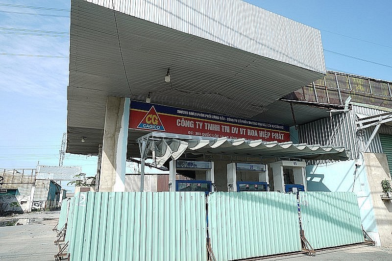 TP. Hồ Chí Minh: 8 cửa hàng ngưng bán với lý do hết xăng dầu và nghỉ tết