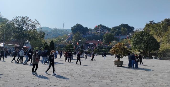 Quảng Ninh đón gần 660.000 lượt khách dịp Tết Nguyên đán Quý Mão