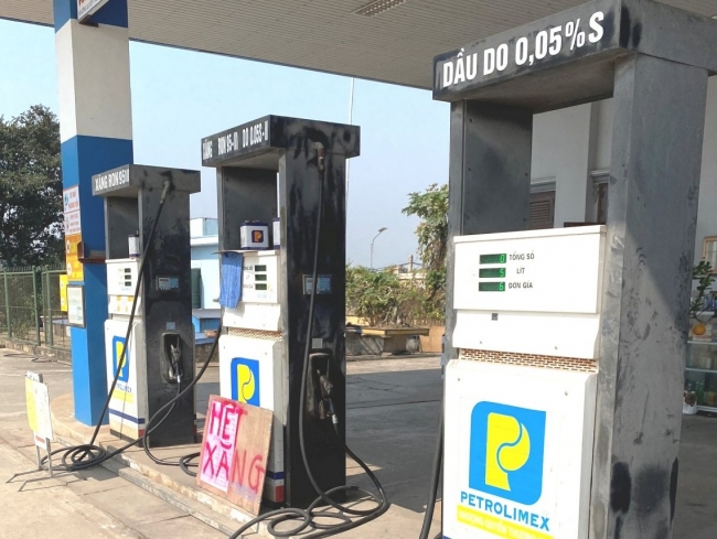 Ninh Bình: Phạt 2 cửa hàng kinh doanh xăng dầu ngừng bán hàng không thông báo