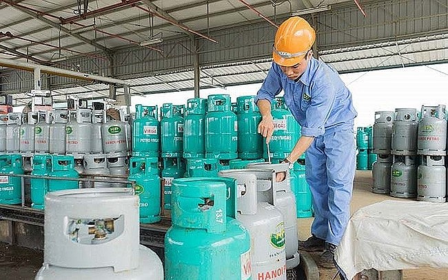 Giá gas tháng 2 'tăng sốc' 63.000 đồng/bình 12kg